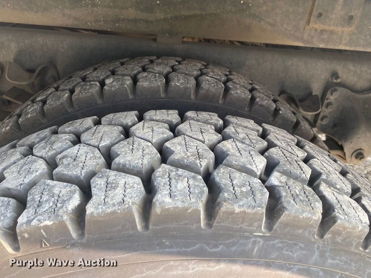 image for item JW9424 2010 Freightliner Business Class M2  bucket truck