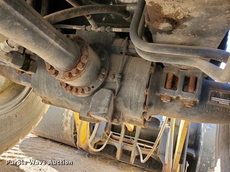 image for item JX9099 2014 Komatsu WA270-7  wheel loader