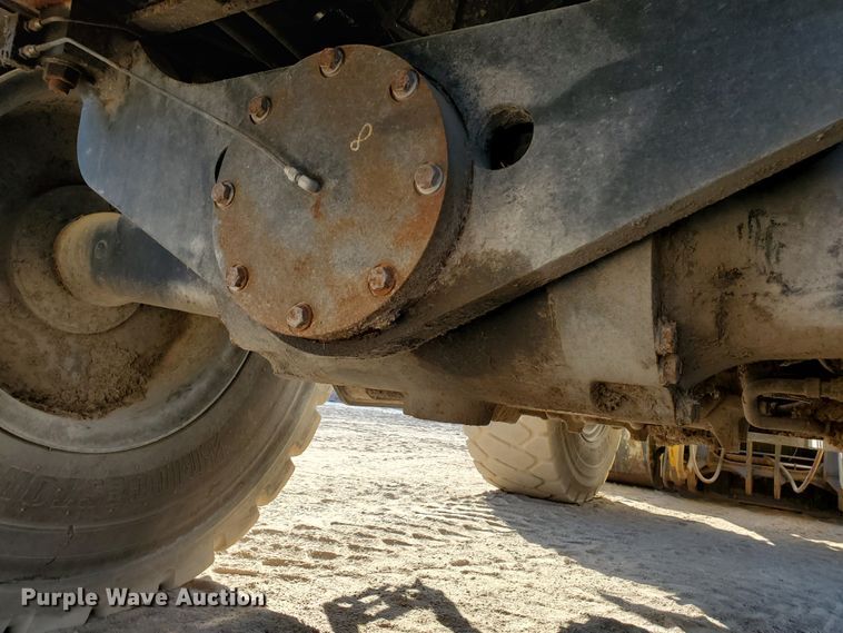 image for item JX9099 2014 Komatsu WA270-7  wheel loader