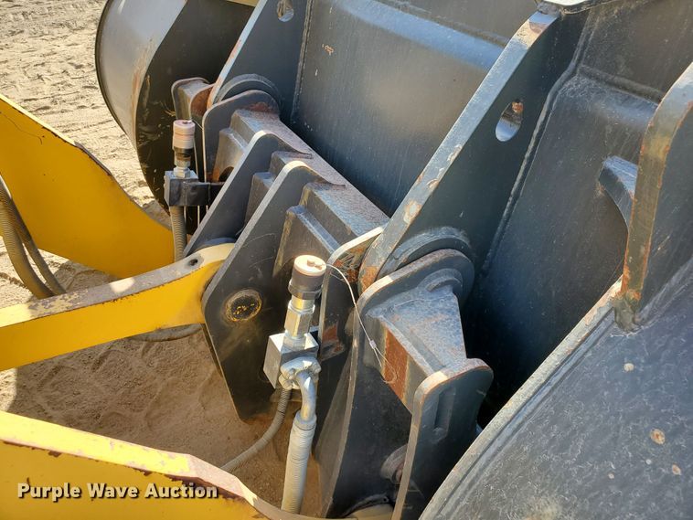 image for item JX9099 2014 Komatsu WA270-7  wheel loader