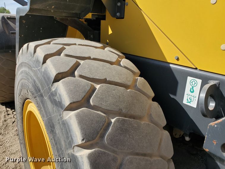 image for item JX9099 2014 Komatsu WA270-7  wheel loader