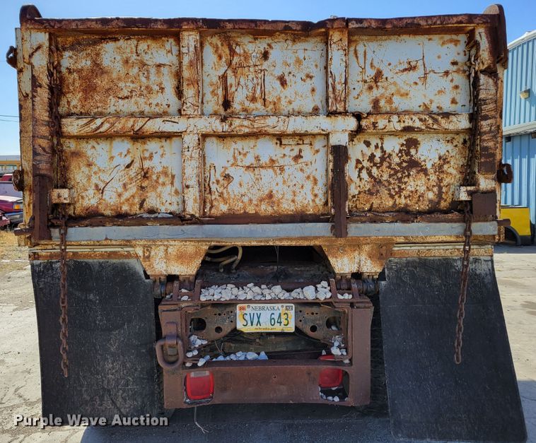 image for item JZ9077 1983 Mack DM492S  dump truck