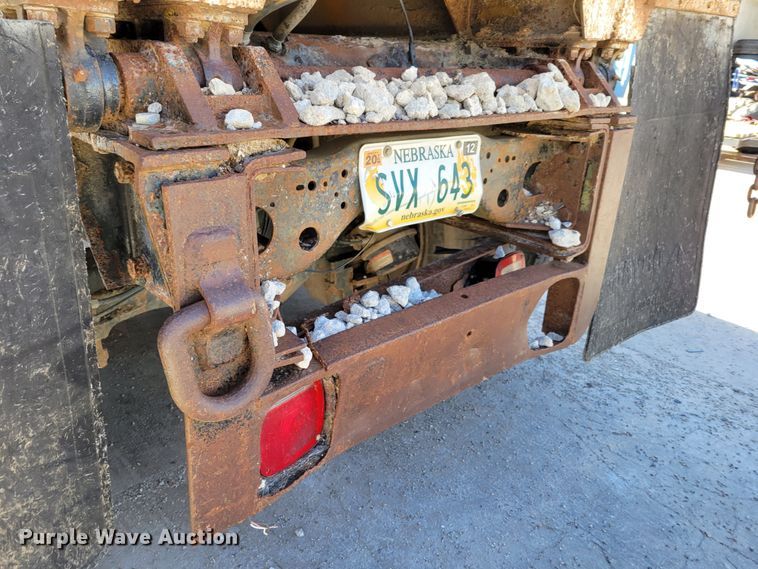 image for item JZ9077 1983 Mack DM492S  dump truck