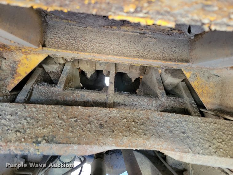 image for item JZ9077 1983 Mack DM492S  dump truck