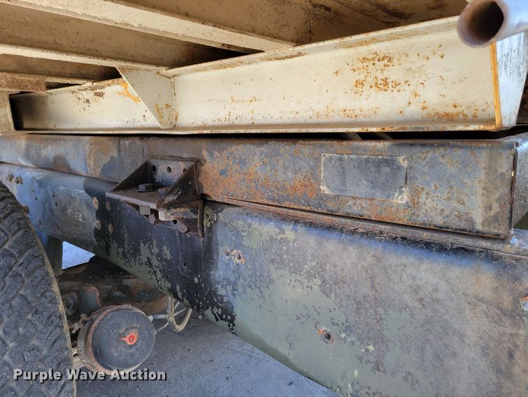 image for item JZ9077 1983 Mack DM492S  dump truck