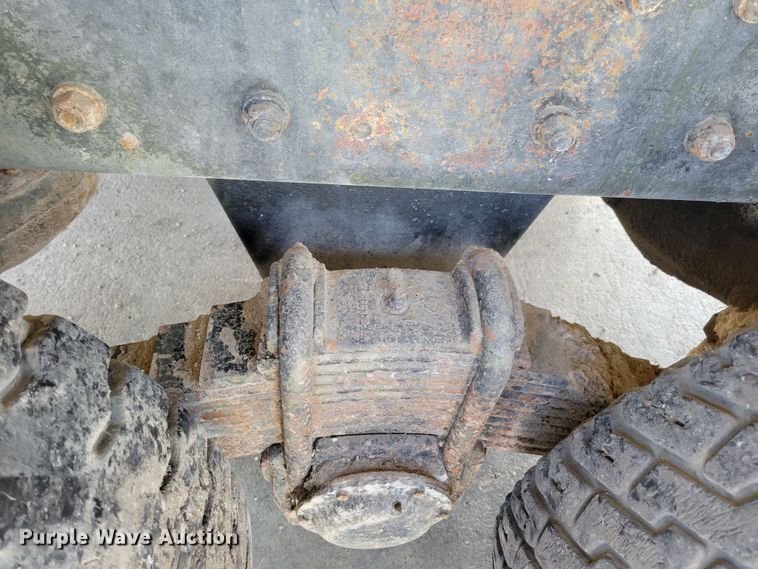 image for item JZ9077 1983 Mack DM492S  dump truck