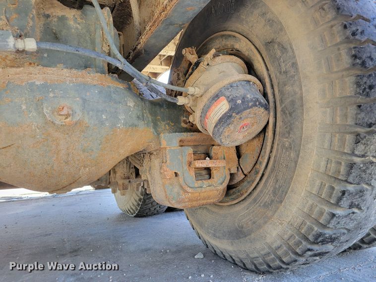 image for item JZ9077 1983 Mack DM492S  dump truck