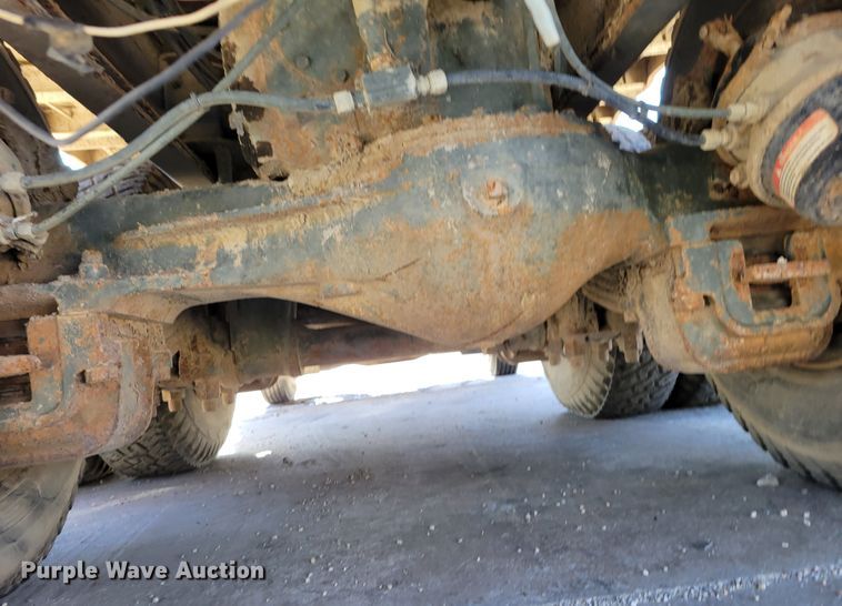 image for item JZ9077 1983 Mack DM492S  dump truck