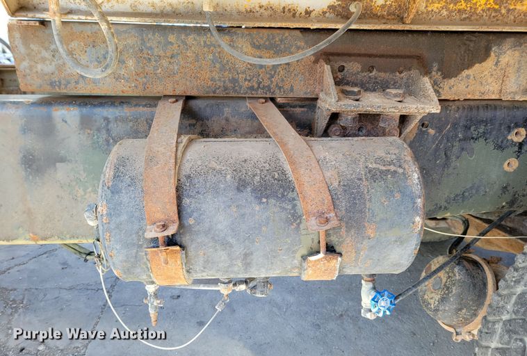 image for item JZ9077 1983 Mack DM492S  dump truck