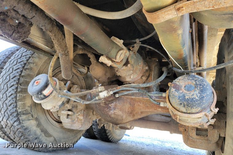 image for item JZ9077 1983 Mack DM492S  dump truck