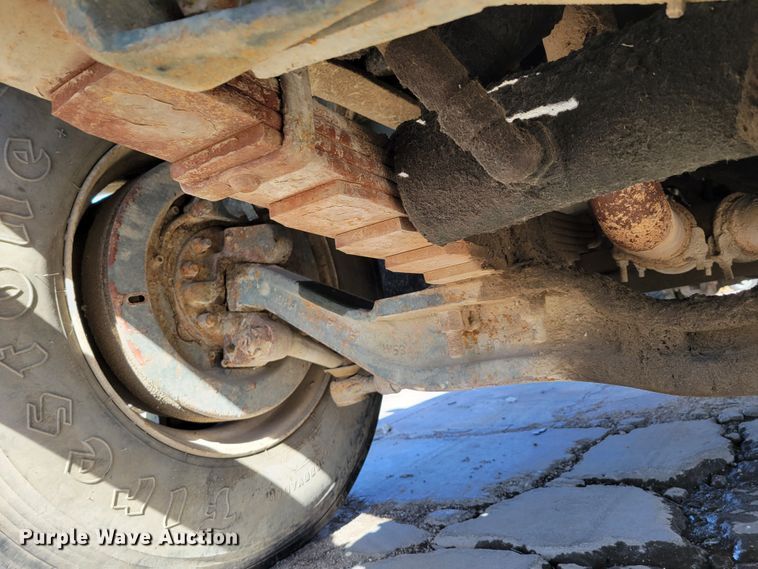 image for item JZ9077 1983 Mack DM492S  dump truck