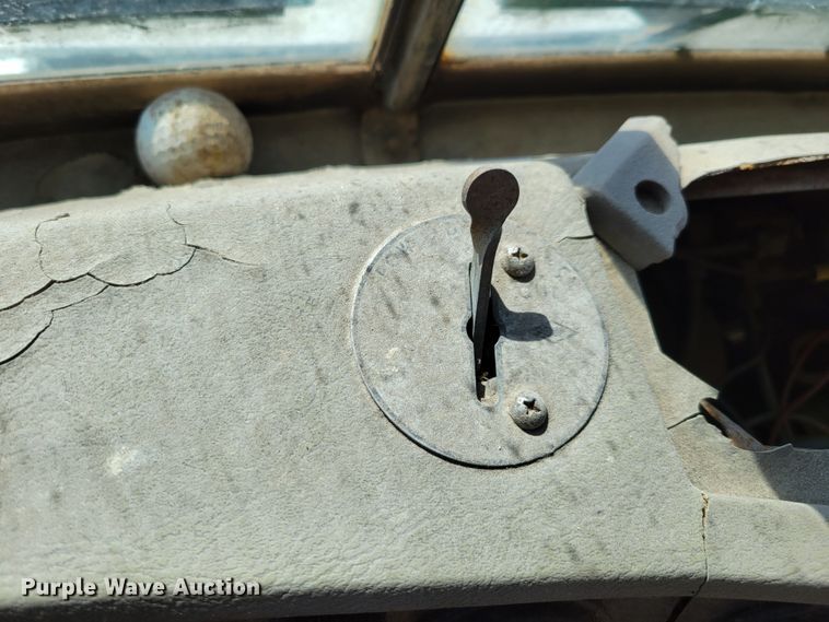 image for item JZ9077 1983 Mack DM492S  dump truck