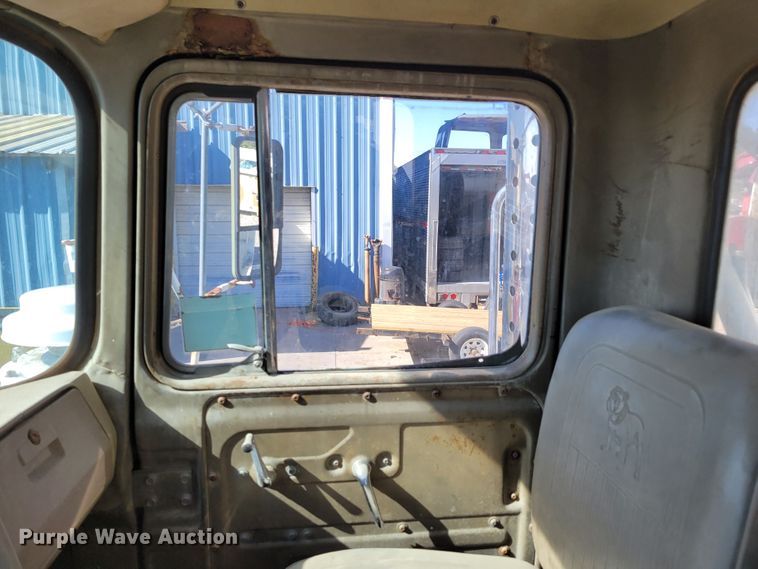 image for item JZ9077 1983 Mack DM492S  dump truck