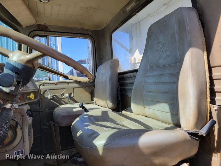 image for item JZ9077 1983 Mack DM492S  dump truck