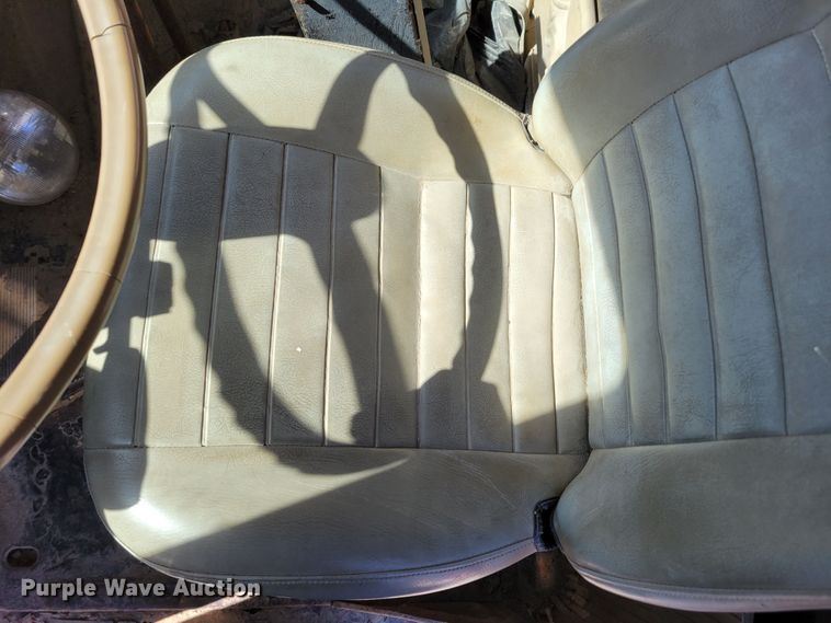 image for item JZ9077 1983 Mack DM492S  dump truck