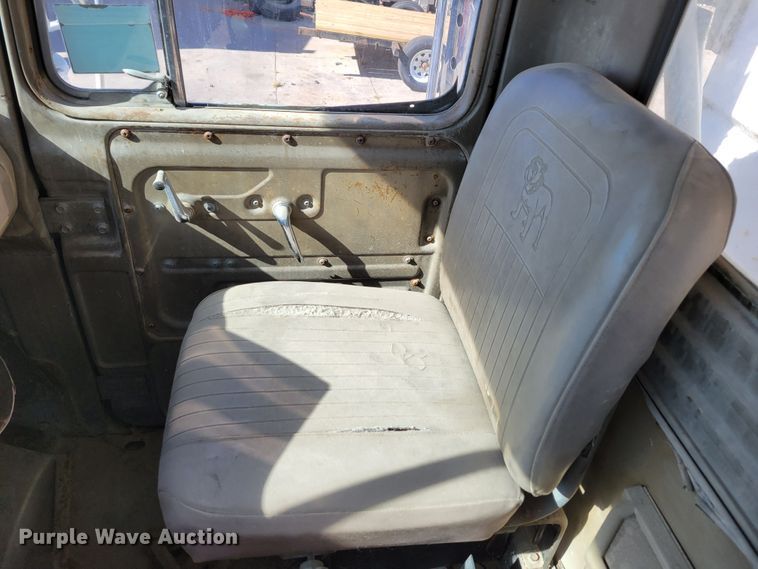 image for item JZ9077 1983 Mack DM492S  dump truck