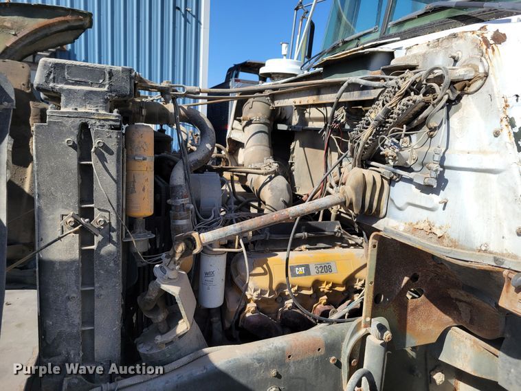 image for item JZ9077 1983 Mack DM492S  dump truck