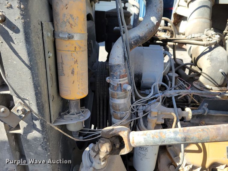 image for item JZ9077 1983 Mack DM492S  dump truck