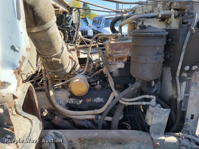 image for item JZ9077 1983 Mack DM492S  dump truck