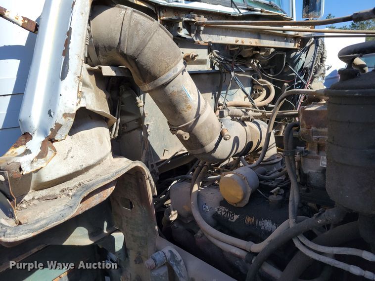 image for item JZ9077 1983 Mack DM492S  dump truck