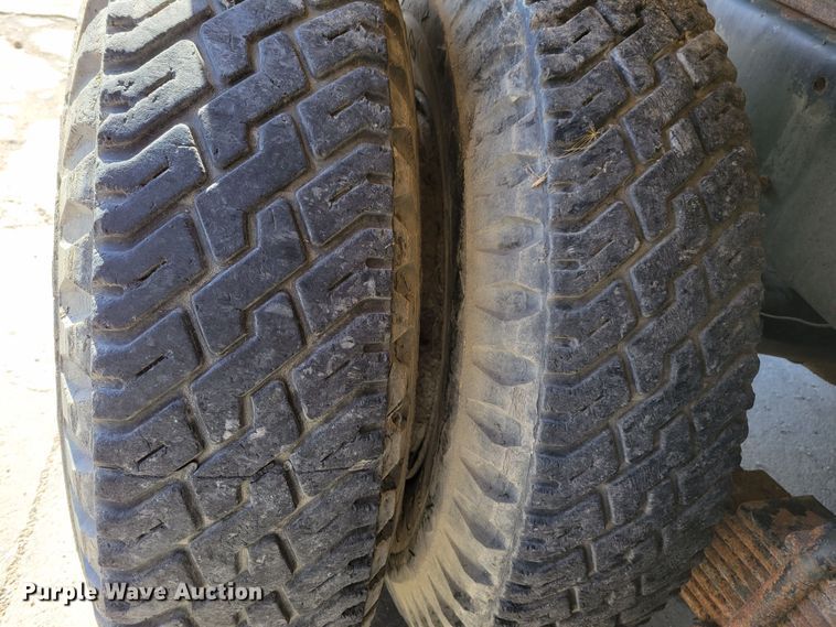 image for item JZ9077 1983 Mack DM492S  dump truck