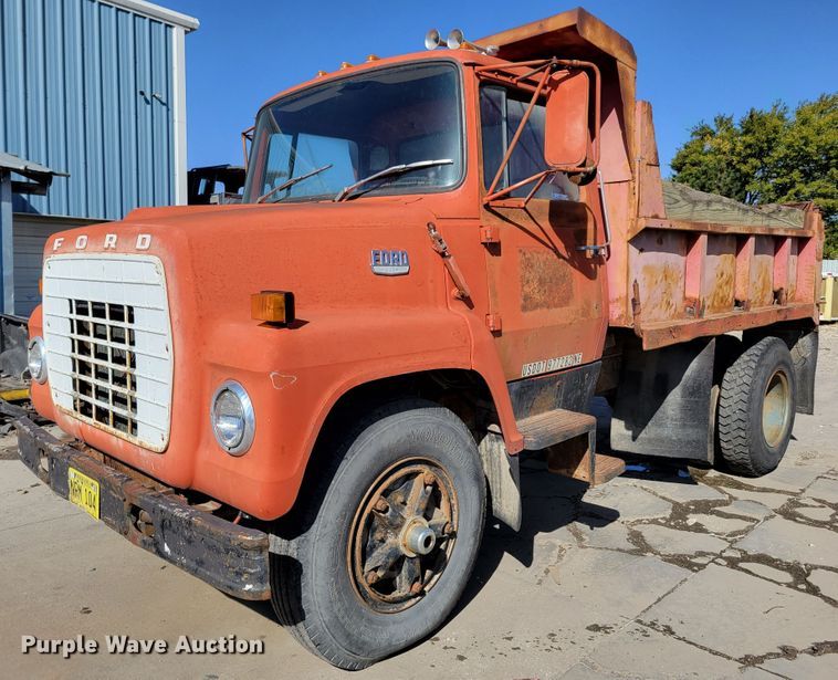 image for item JZ9078 1973 Ford LN750  dump truck