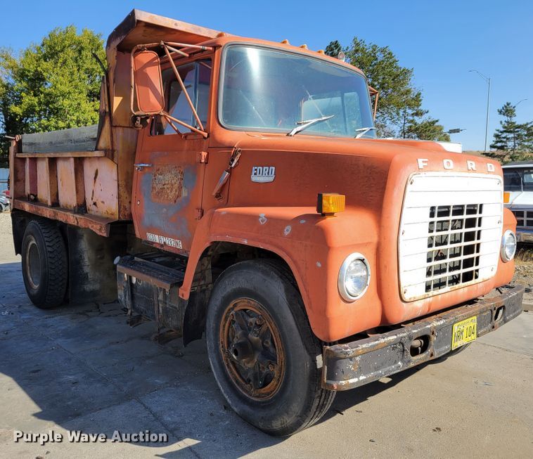 image for item JZ9078 1973 Ford LN750  dump truck