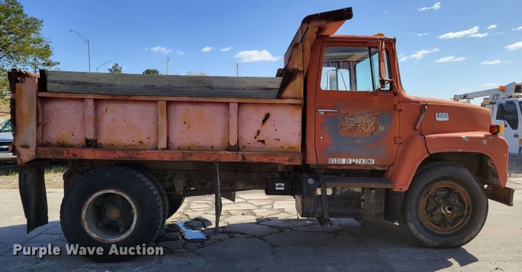 image for item JZ9078 1973 Ford LN750  dump truck