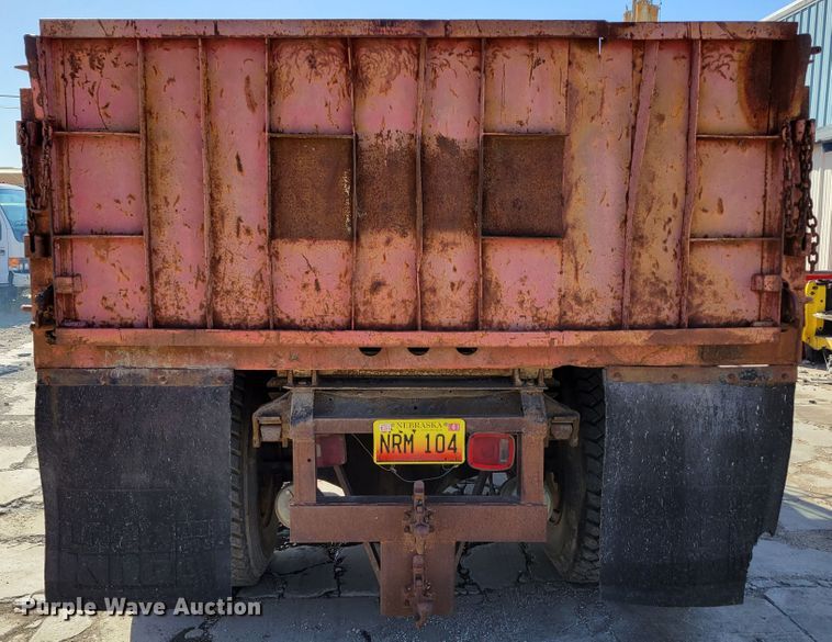 image for item JZ9078 1973 Ford LN750  dump truck