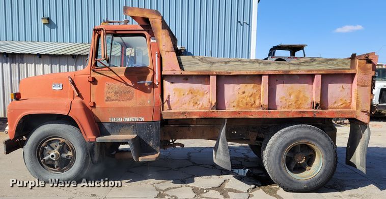 image for item JZ9078 1973 Ford LN750  dump truck
