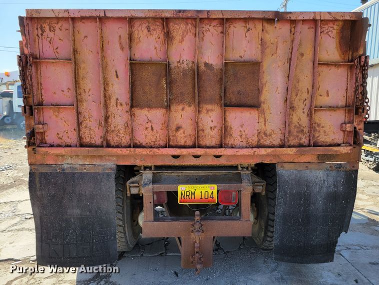 image for item JZ9078 1973 Ford LN750  dump truck