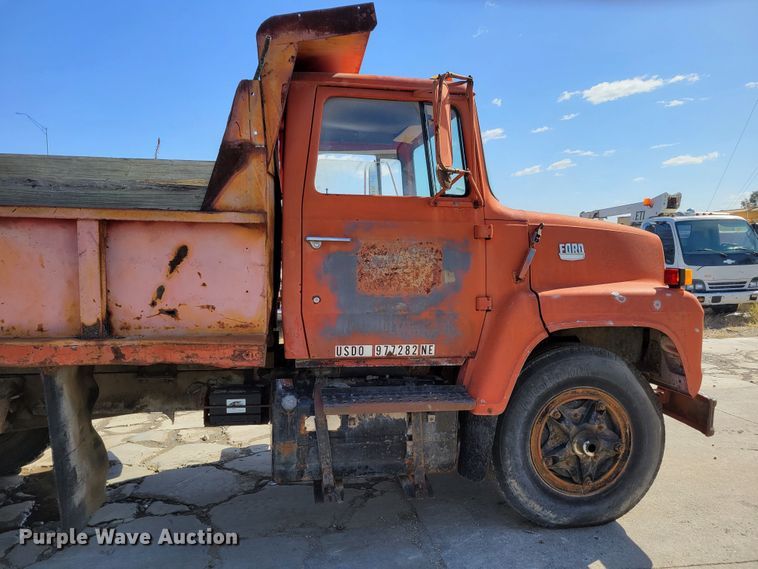 image for item JZ9078 1973 Ford LN750  dump truck