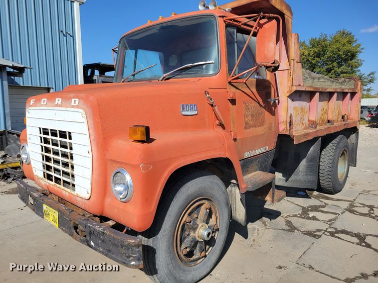 image for item JZ9078 1973 Ford LN750  dump truck