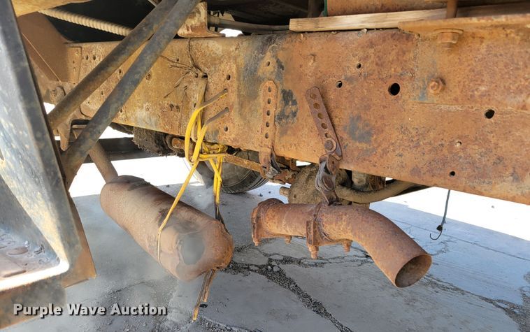 image for item JZ9078 1973 Ford LN750  dump truck