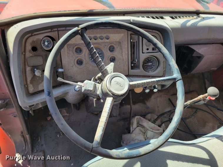 image for item JZ9078 1973 Ford LN750  dump truck