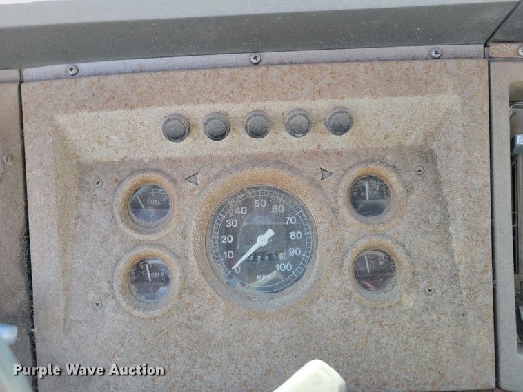 image for item JZ9078 1973 Ford LN750  dump truck