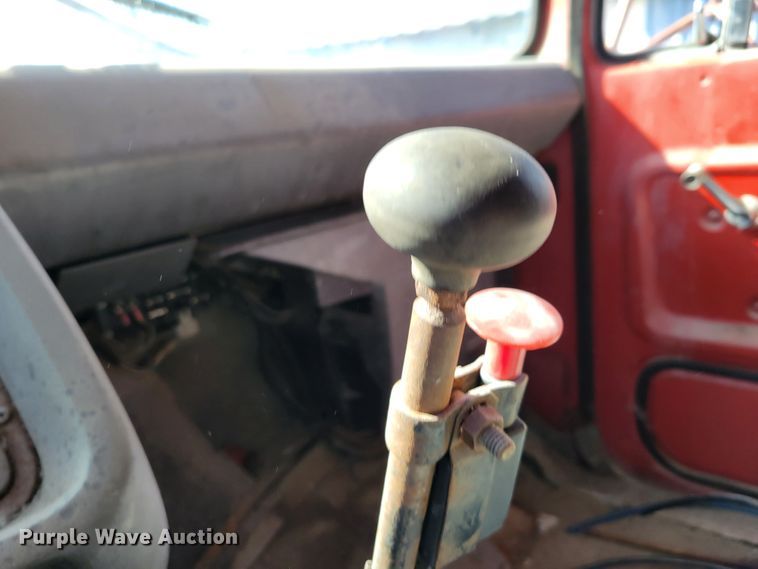 image for item JZ9078 1973 Ford LN750  dump truck