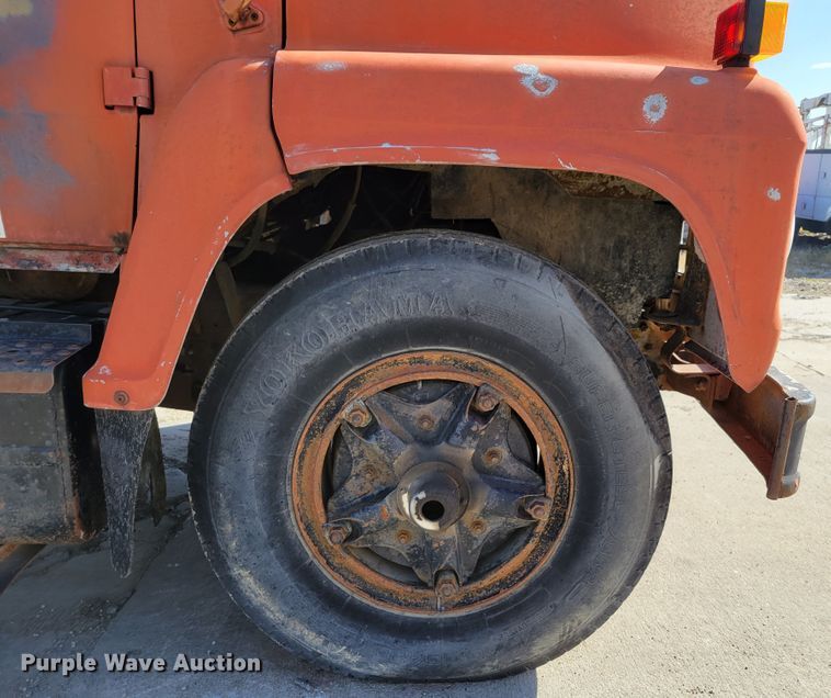 image for item JZ9078 1973 Ford LN750  dump truck