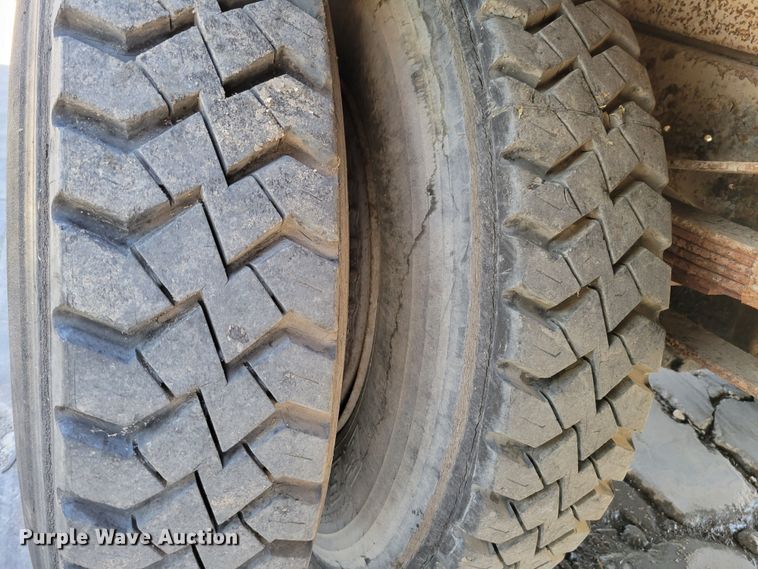 image for item JZ9078 1973 Ford LN750  dump truck