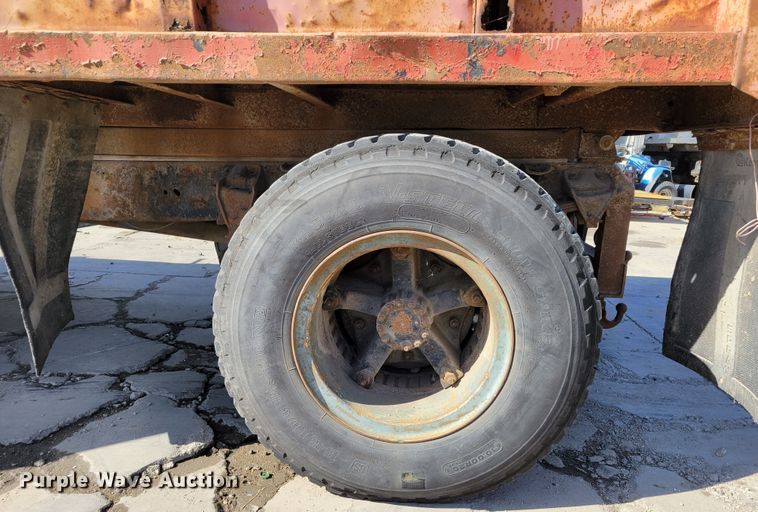 image for item JZ9078 1973 Ford LN750  dump truck