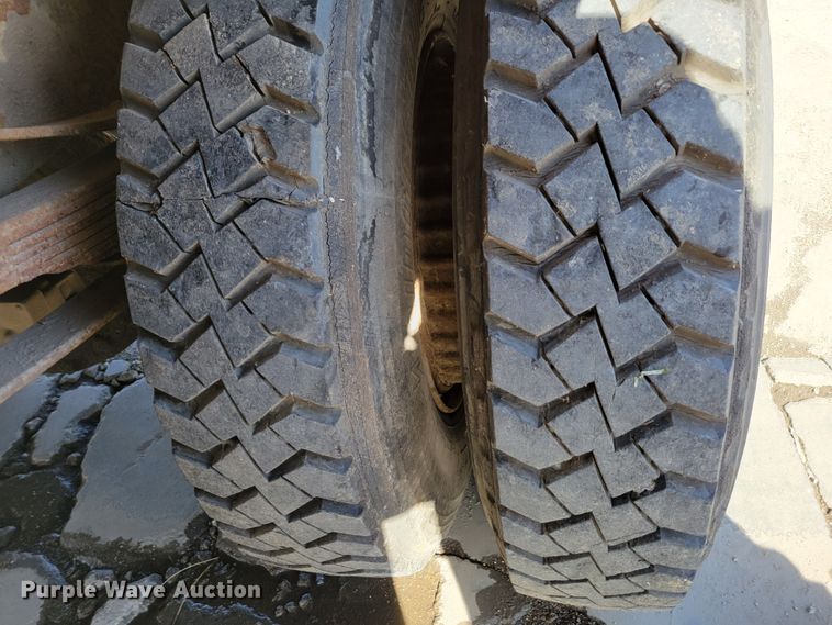 image for item JZ9078 1973 Ford LN750  dump truck