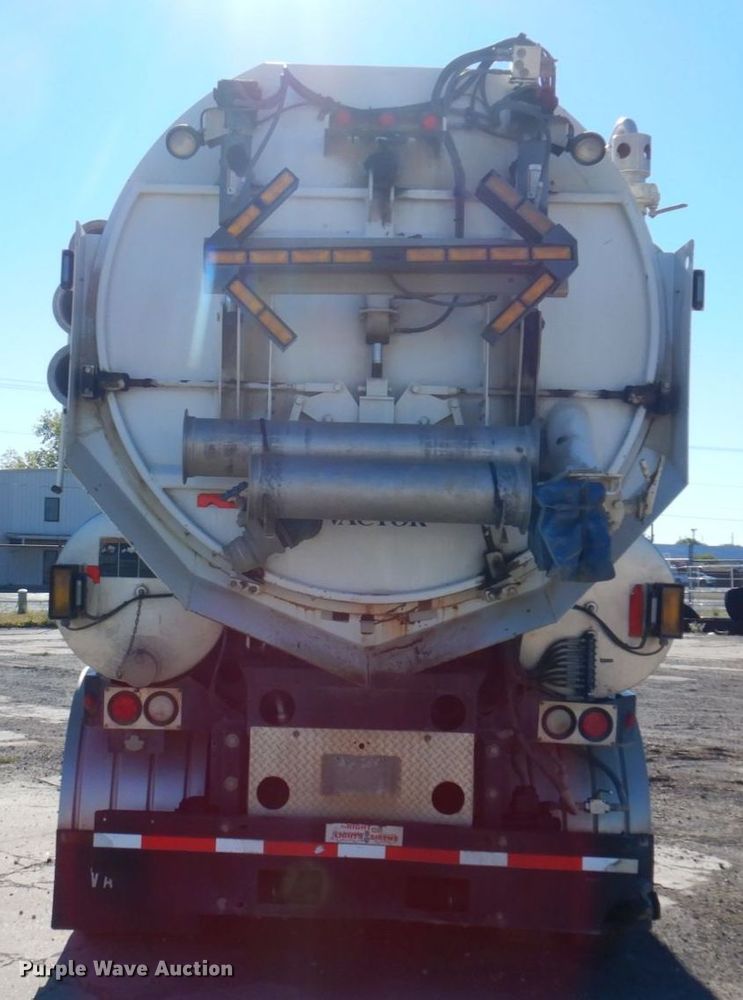 image for item KF9470 2005 Sterling L8500  sewer jetter truck