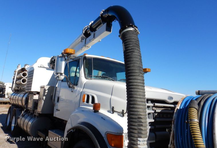 image for item KF9470 2005 Sterling L8500  sewer jetter truck