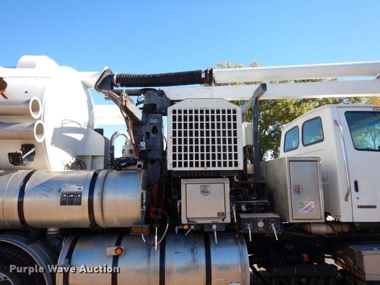 image for item KF9470 2005 Sterling L8500  sewer jetter truck