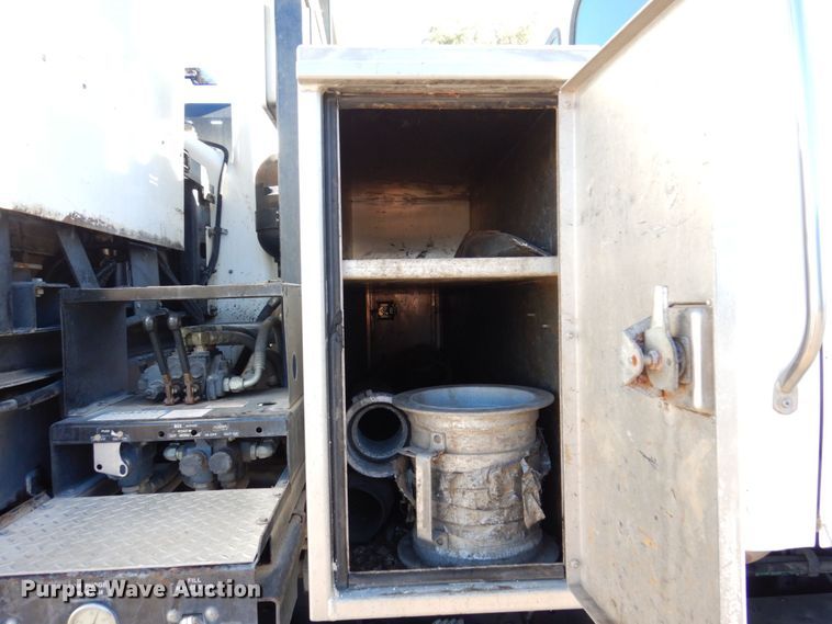 image for item KF9470 2005 Sterling L8500  sewer jetter truck