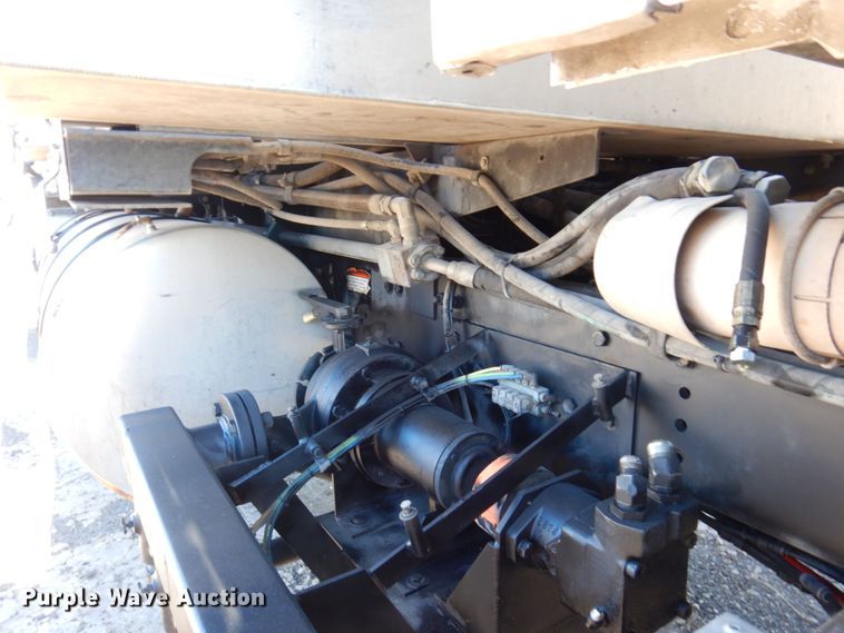 image for item KF9470 2005 Sterling L8500  sewer jetter truck