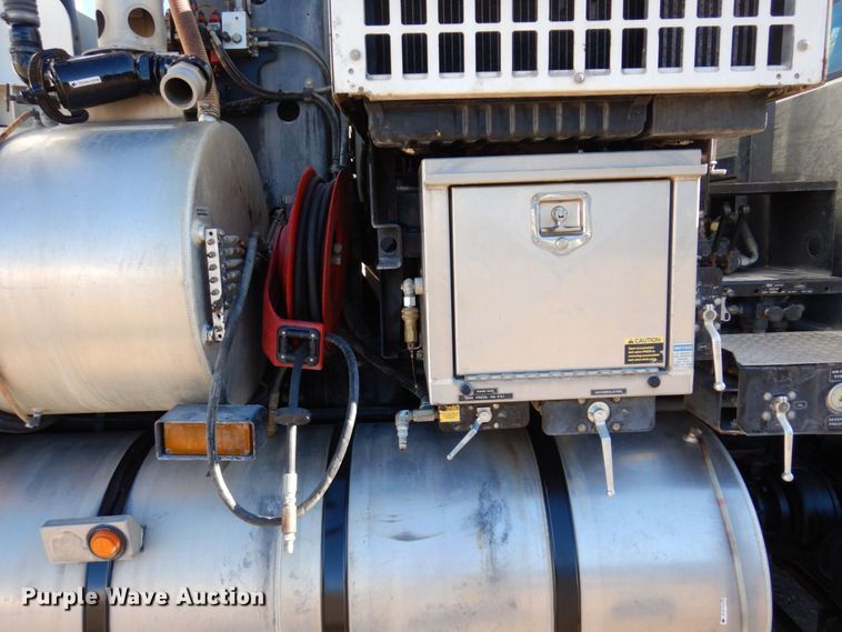 image for item KF9470 2005 Sterling L8500  sewer jetter truck