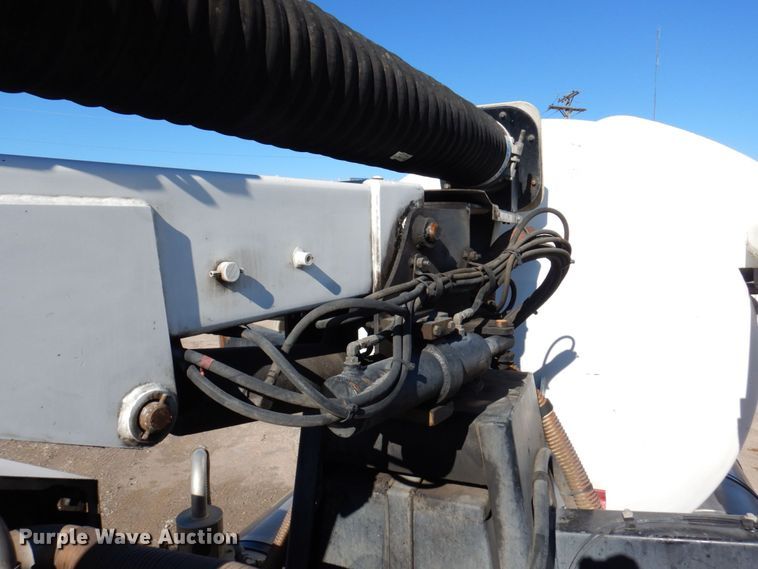 image for item KF9470 2005 Sterling L8500  sewer jetter truck