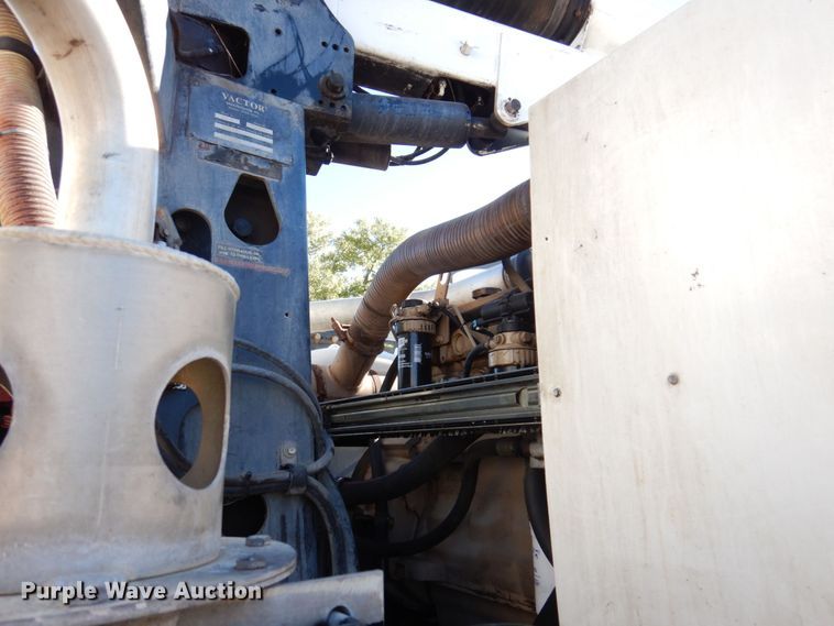 image for item KF9470 2005 Sterling L8500  sewer jetter truck