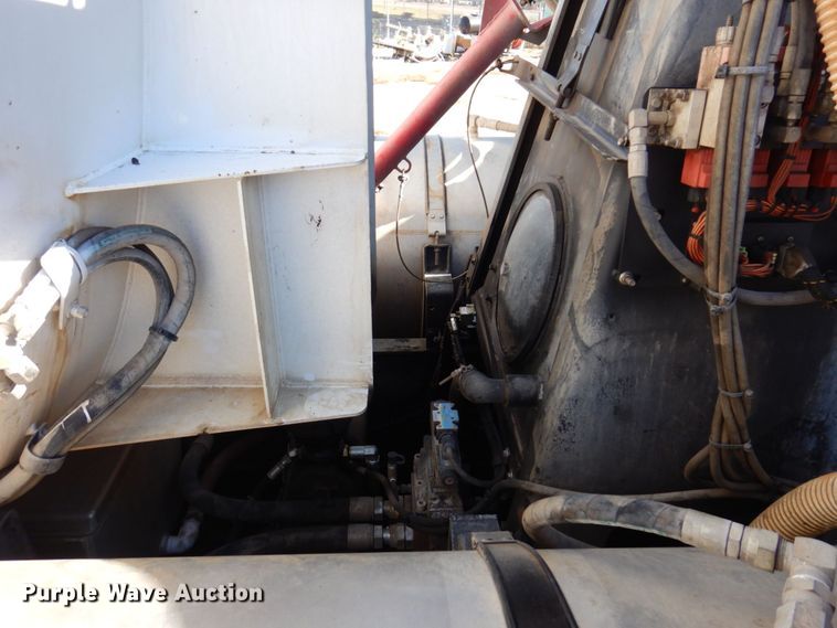 image for item KF9470 2005 Sterling L8500  sewer jetter truck